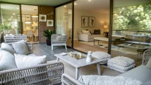 terraza hacia interiores